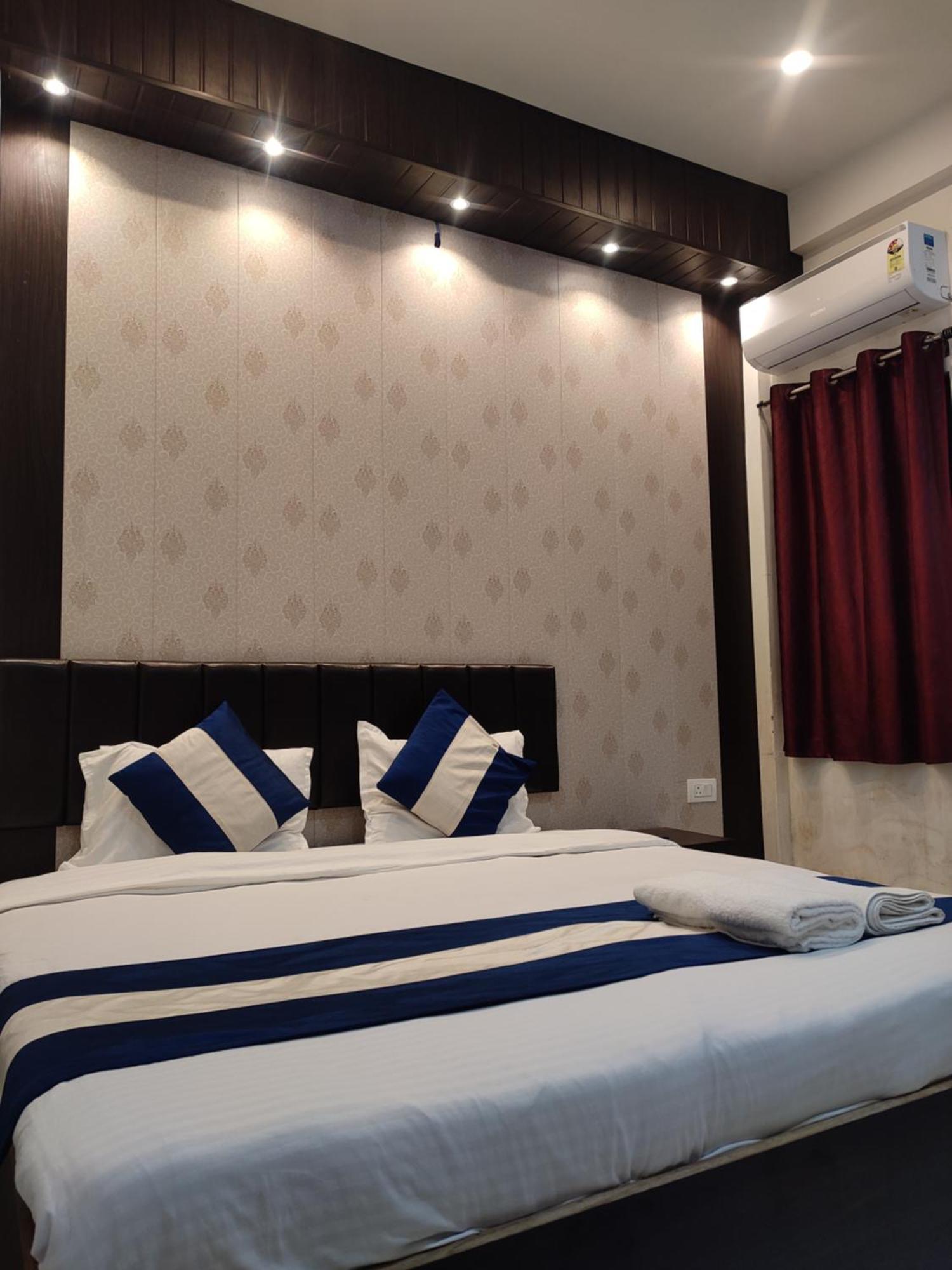 Hotel Mahadev Inn - Varanasi — Photos 1